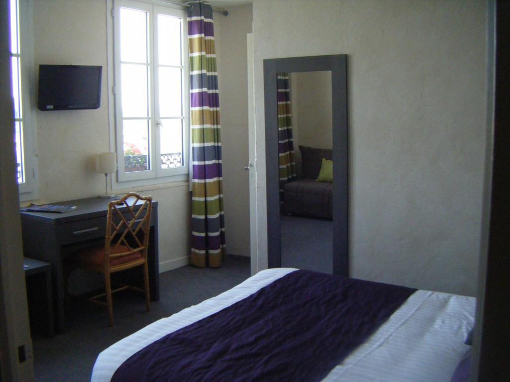 Logis - Hotel & Restaurant Le Bellevue La Bouille Zimmer foto